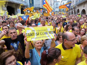 Concentració pel 9N a la plaça del Vi