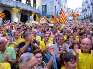 Concentració pel 9N a la plaça del Vi