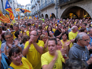 Concentració pel 9N a la plaça del Vi