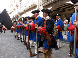 Desfilada a la pla&ccedil;a del Vi