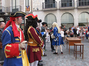 Desfilada a la pla&ccedil;a del Vi