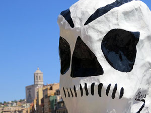 Cercavila amb els gegants i capgrossos de Girona, els de Torroella de Montgrí i els del Grupo Cultural Aserrí de Costa Rica