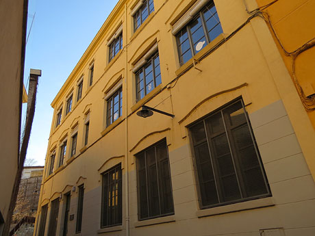 Imatge actual de la façana principal de l'escola