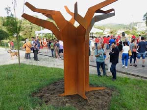Inauguració de l'escultura 'Arbre' de Max Varés
