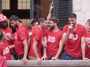 Ascens del Girona FC i el B&agrave;squet Girona. Rebuda a la pla&ccedil;a del Vi