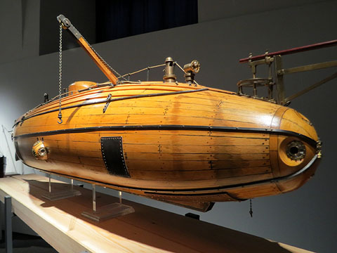 'Ictineo II'. Segon submarí construït per Narcís Monturiol i Estarriol. Va ser el primer submarí propulsat a vapor, el 2 d'octubre de 1864. Modelista: Antoni Barata