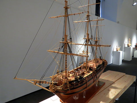 'Maonesa'. 1789. Primera fragata d'una sèrie de sis construïdes a Maó. Té una eslora de 43,5 m i està dotada de 26 canons de 12 lliures i 8 de 6 lliures. Modelista: Pere Farreras