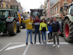 Protesta dels pagesos gironins amb una tractorada pel centre de la ciutat