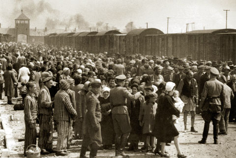 'Selecci&oacute;' de jueus hongaresos a la rampa d'Auschwitz II-Birkenau a la Pol&ograve;nia ocupada pels alemanys, 19 de maig de 1944