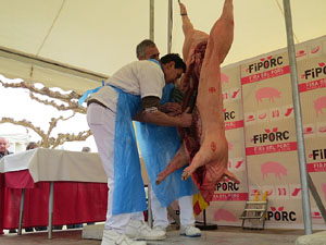 Fira del Porc FIPORC 2015. Demostraci&oacute; de l'especejament d'un porc