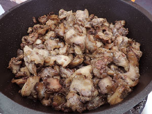 Fira del Porc FIPORC 2015. Elaboraci&oacute; de greixons, botifarres i carn de perol